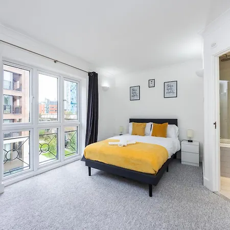 Cozy City Haven - Bright 2Br Apartment, Central Stay Next To Major Station London Exterior photo